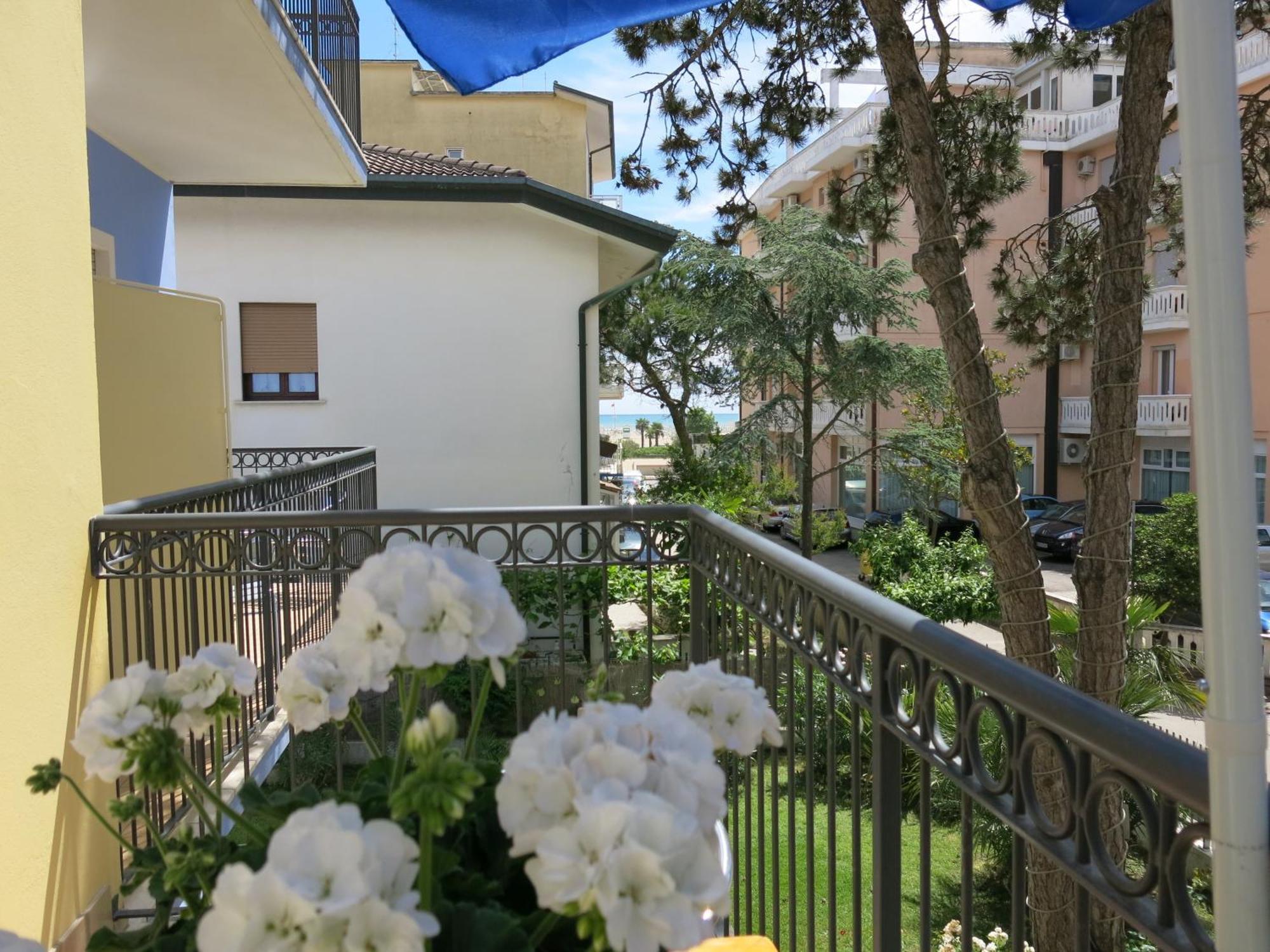 Residence Amarein Caorle Bagian luar foto