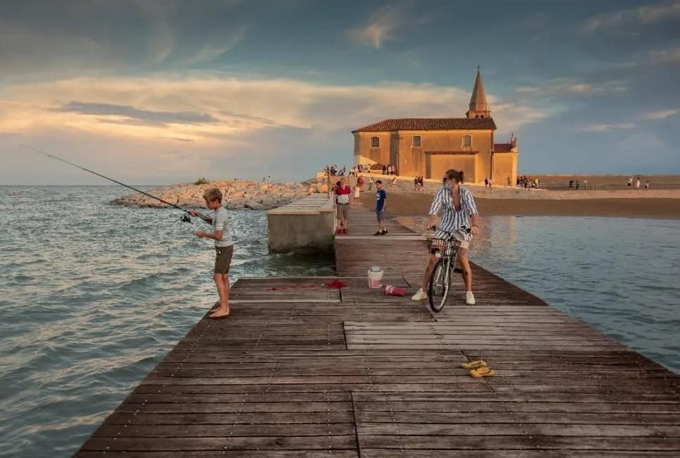 Residence Amarein Caorle Bagian luar foto